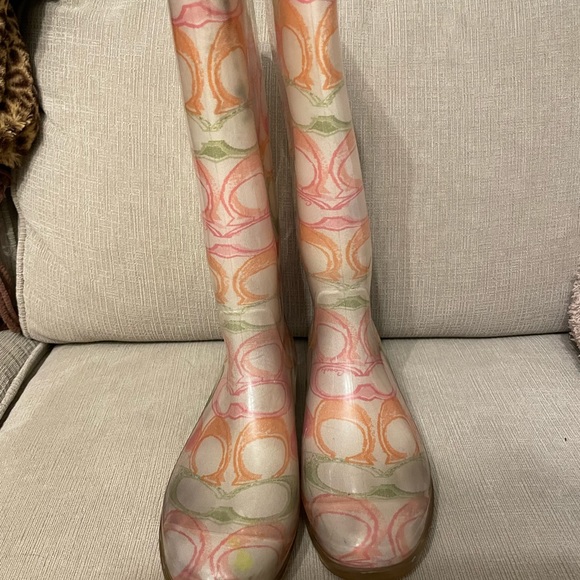 Preowned Coach Pixie Rainboots Size 6 - Picture 4 of 4